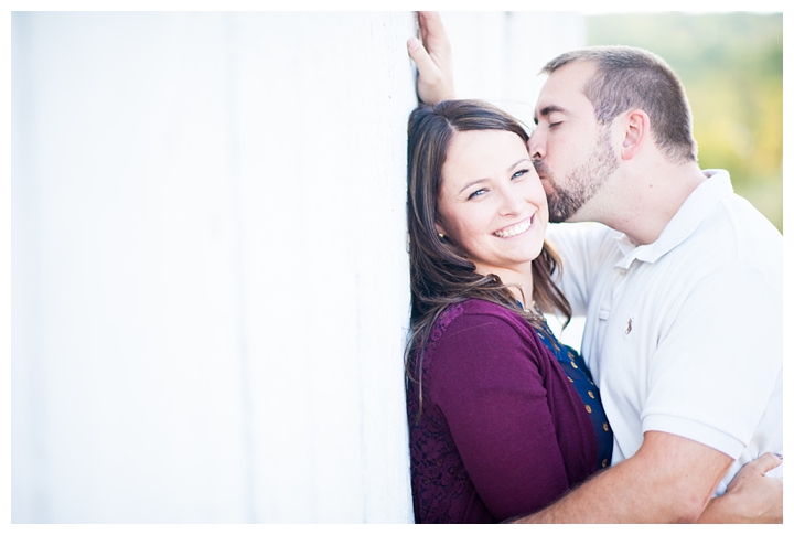 TravisAmanda_BarrelOakWinery_Fall_Engagement_Virginia_Photographer-20_web