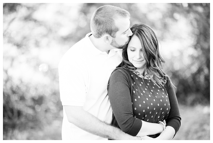 TravisAmanda_BarrelOakWinery_Fall_Engagement_Virginia_Photographer-33_web