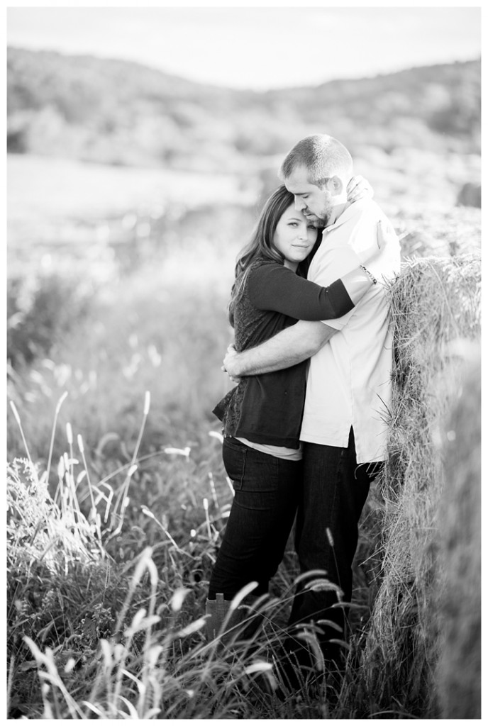 TravisAmanda_BarrelOakWinery_Fall_Engagement_Virginia_Photographer-46_web