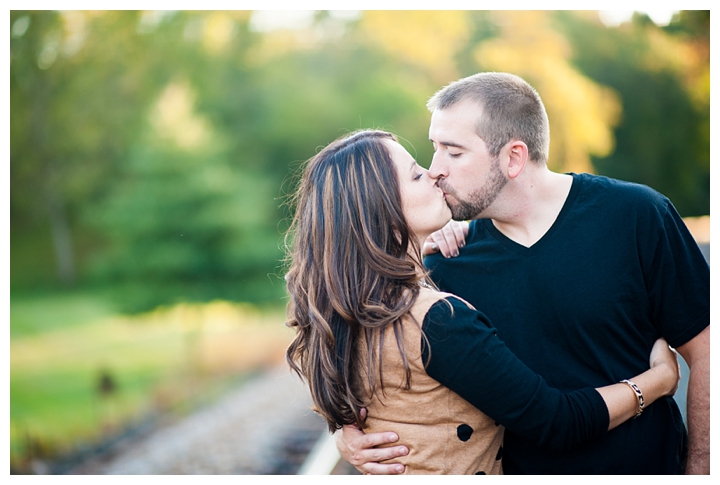 TravisAmanda_BarrelOakWinery_Fall_Engagement_Virginia_Photographer-60_web