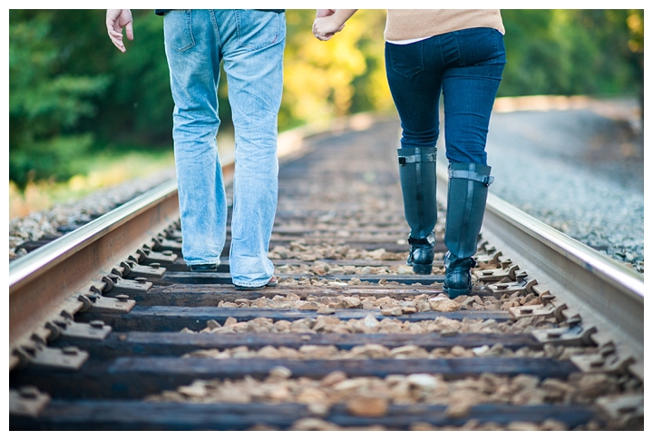 TravisAmanda_BarrelOakWinery_Fall_Engagement_Virginia_Photographer-69_web