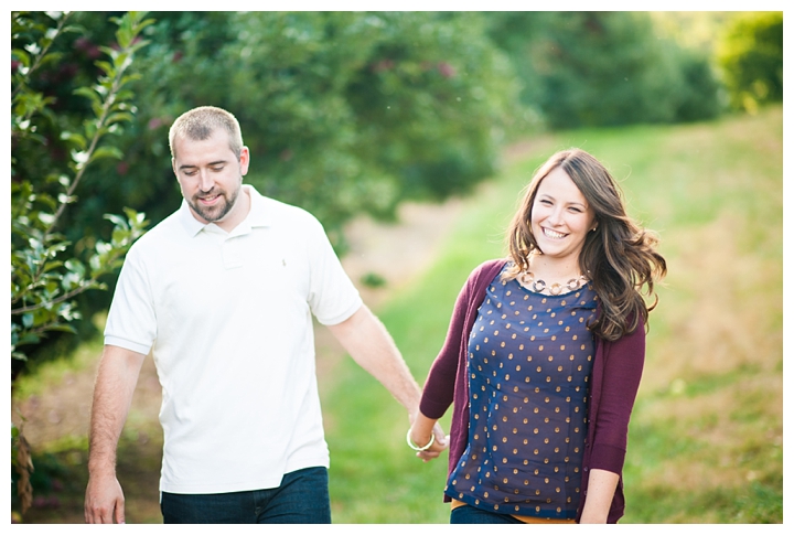 TravisAmanda_BarrelOakWinery_Fall_Engagement_Virginia_Photographer-6_web