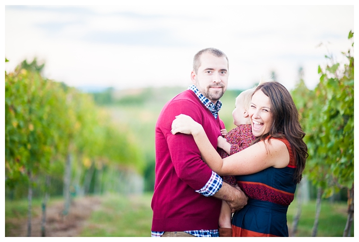 TravisAmanda_BarrelOakWinery_Fall_Engagement_Virginia_Photographer-98_web