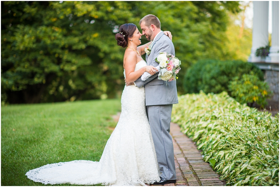 6-travis_amanda_rosemont_manor_virginia_wedding_photographer-42_web