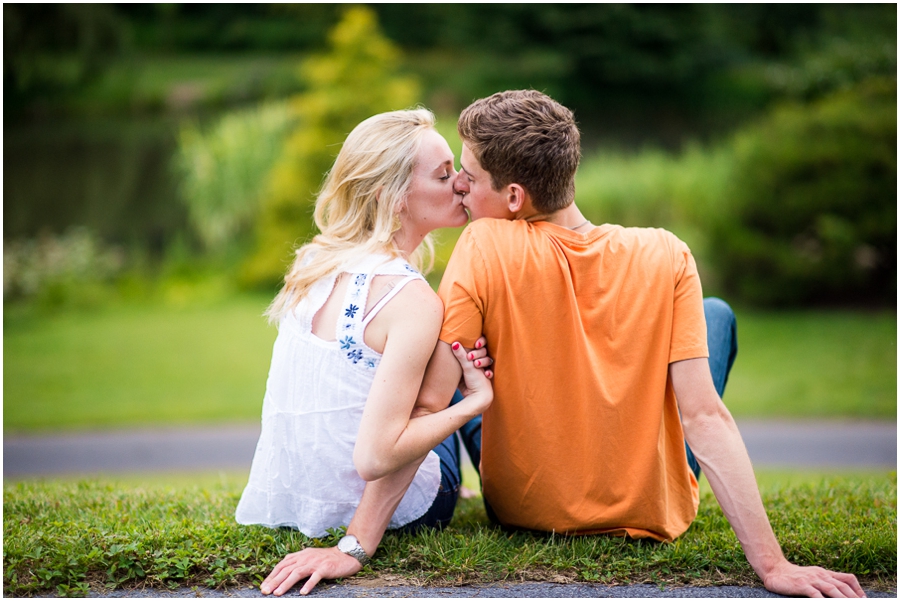 andrew_hannah_meadowlark_botanical_gardens_virginia_engagement-54_web