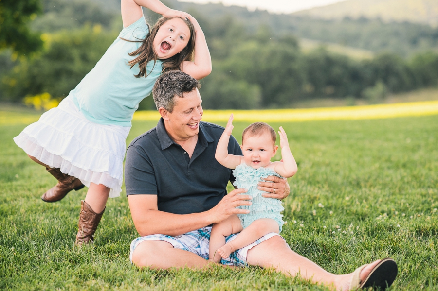 Rich, Jenn & Family | Warrenton, Virginia Family Portrait Photographer