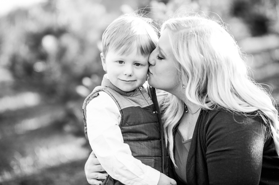 Tirserio Family | Warrenton, Virginia Christmas Tree Farm Portraits