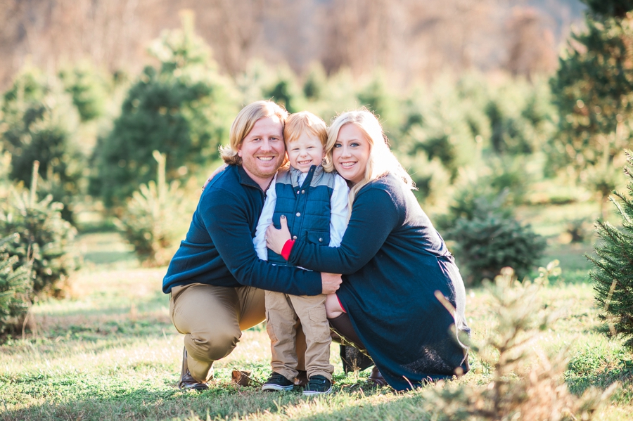 Tirserio Family | Warrenton, Virginia Christmas Tree Farm Portraits