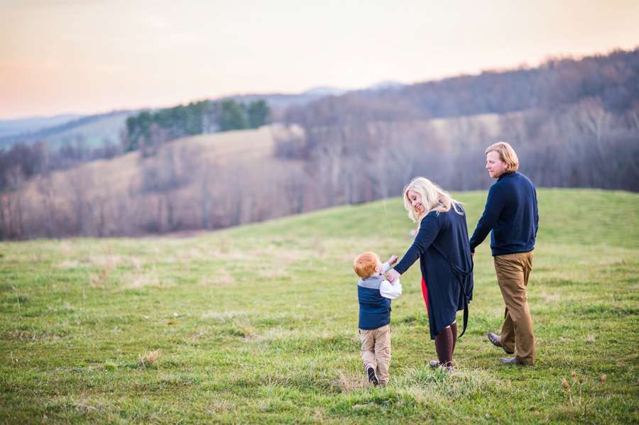 Tirserio Family | Warrenton, Virginia Christmas Tree Farm Portraits