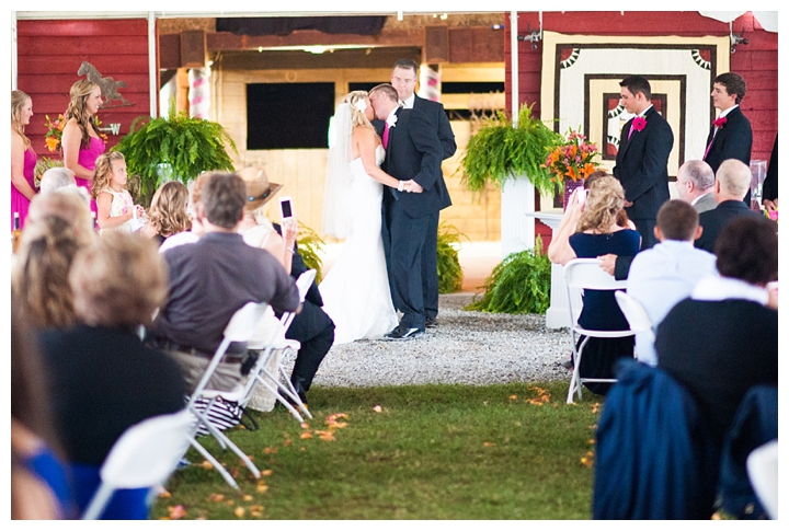 3_ceremony > DylanJordan_countryfarm_virginia_wedding_photographer-9_web