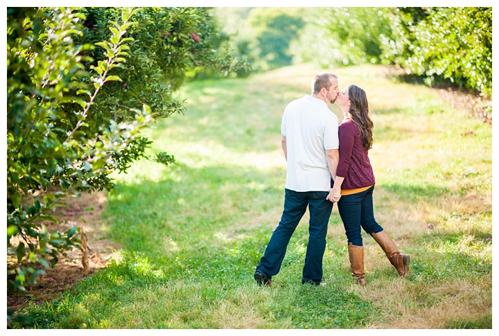 TravisAmanda_BarrelOakWinery_Fall_Engagement_Virginia_Photographer-3_web