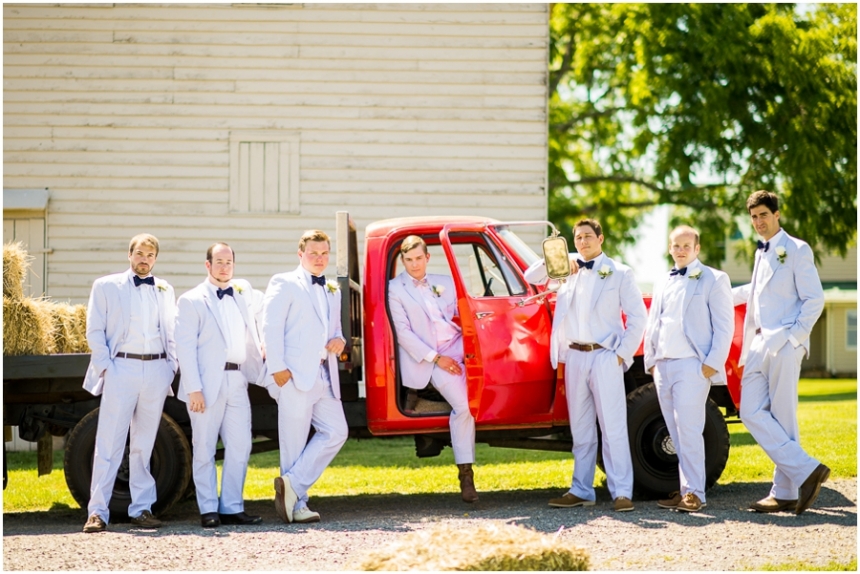 5_will_caitlyn_classy_farm_warrenton_virginia_wedding_photographer-6_webpp_w860_h574