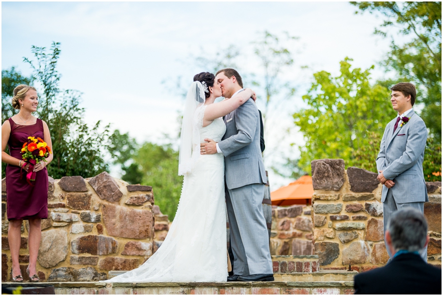 5-kevin_sara_winery_bull_run_virginia_wedding_photographer-16_web