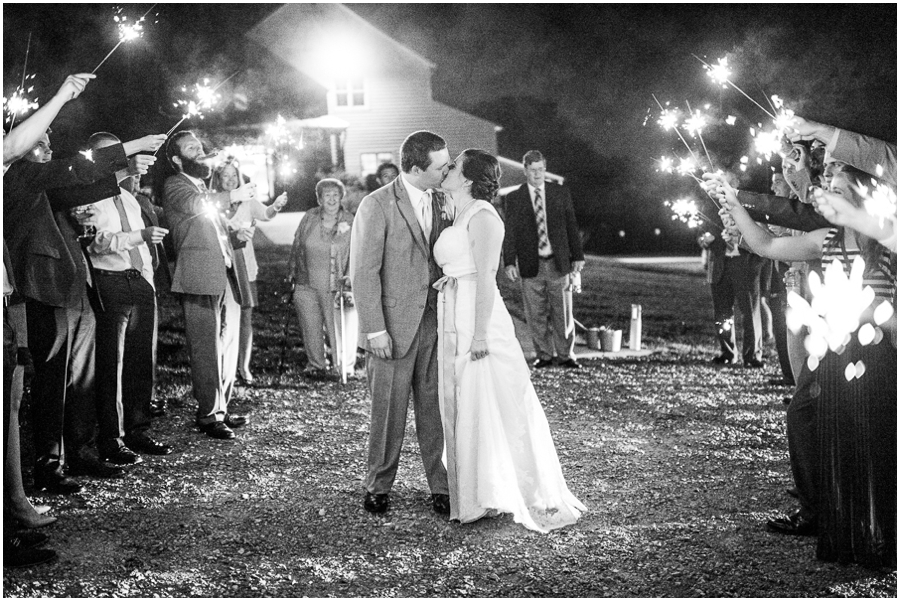 9-kevin_sara_winery_bull_run_virginia_wedding_photographer-19_web