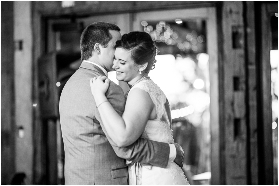 9-kevin_sara_winery_bull_run_virginia_wedding_photographer-1_web