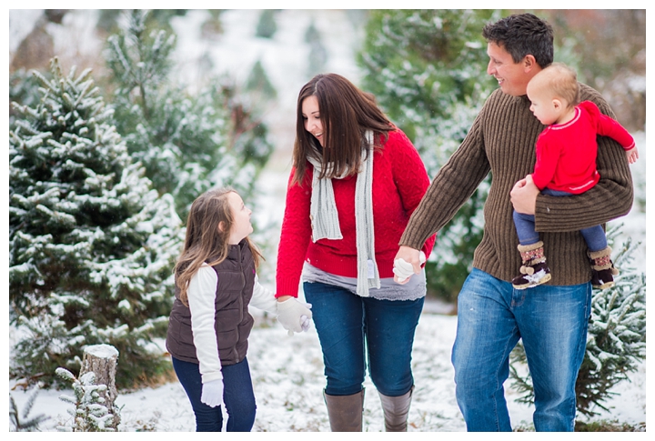 MastFamily_virginia_winter_christmas_tree_farm_family_photographer-3_web