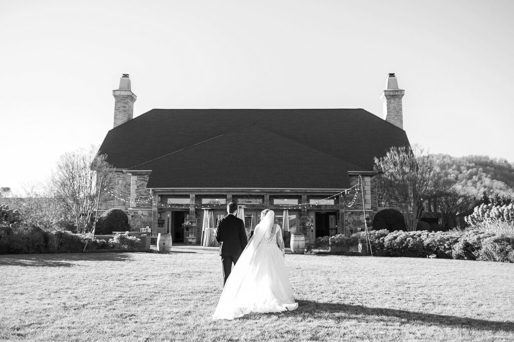 Early Mountain Vineyards Wedding | Southern Charm Inspired