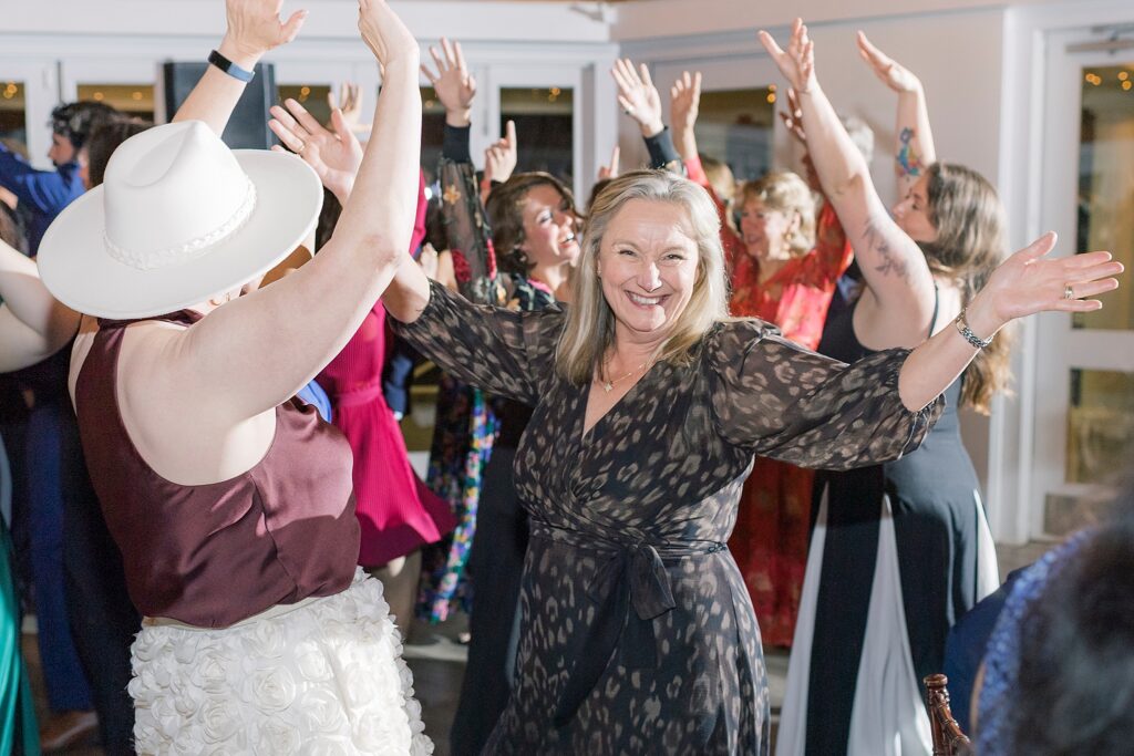 A Fall Colored Airlie Warrenton, Virginia Wedding