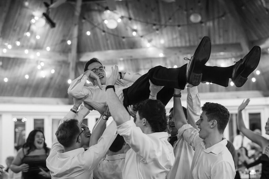 A Fall Colored Airlie Warrenton, Virginia Wedding